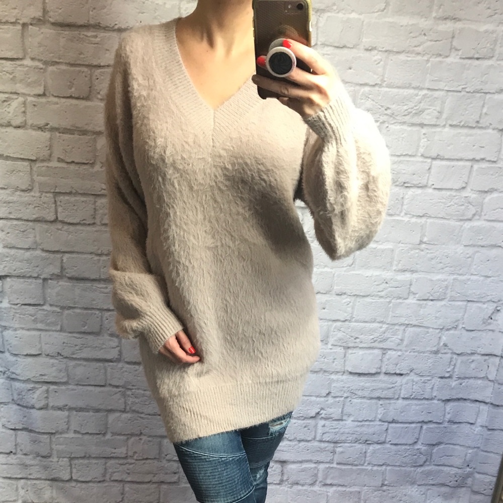 1 LEFT//Soft and cozy PEACH PUFF sweater